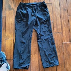 Size large women’s black scrubs, great condition